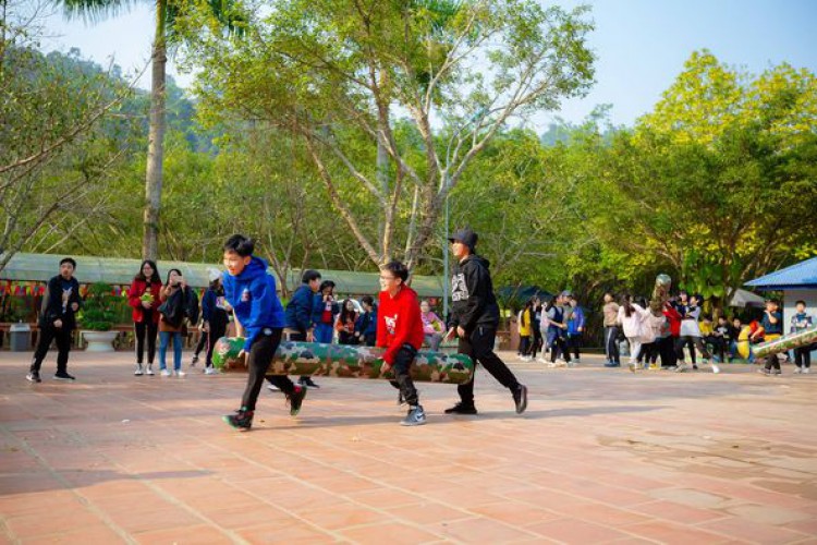 Hoạt động trải nghiệm ngoại khóa K9 - Đá Chông và Khu du lịch Ao vua
