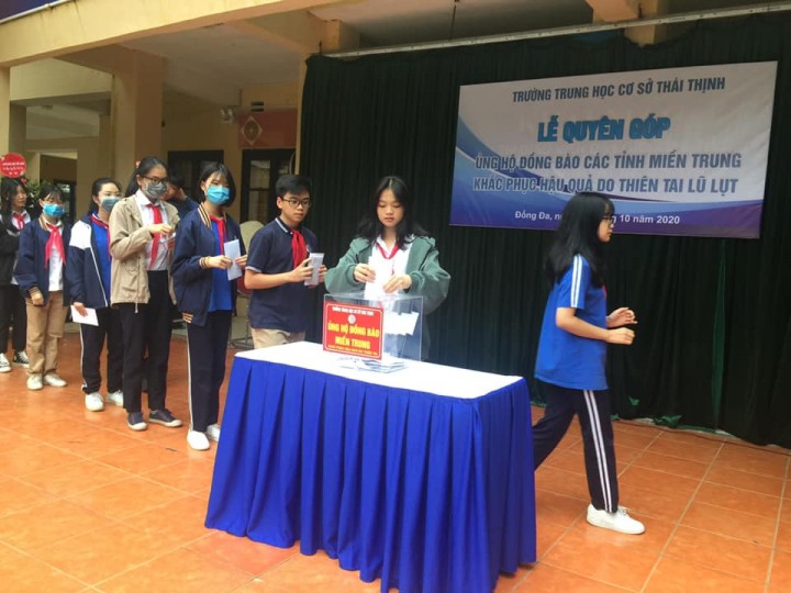 Ủng hộ đồng bào miền trung bị thiên tai lũ lụt