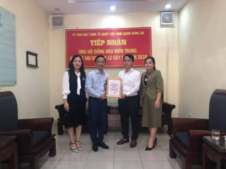 Ủng hộ đồng bào miền trung bị thiên tai lũ lụt