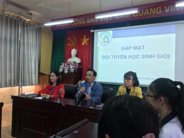 Gặp mặt đội tuyển học sinh giỏi cấp quận năm học 2020-2021