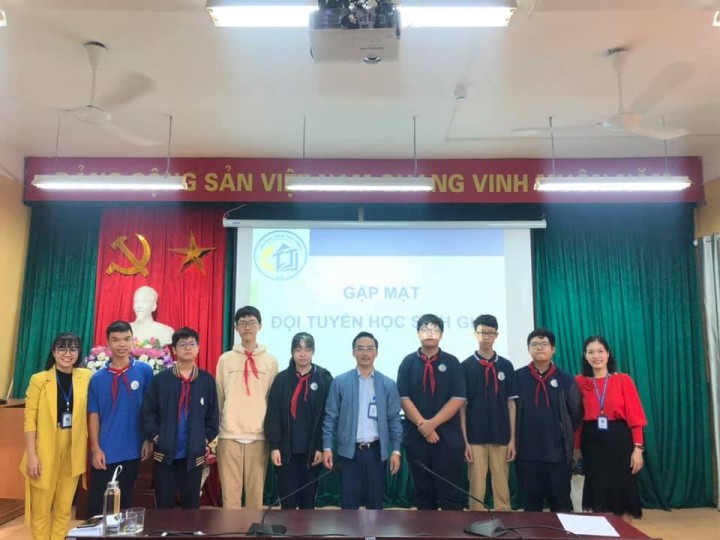 Gặp mặt đội tuyển học sinh giỏi cấp quận năm học 2020-2021