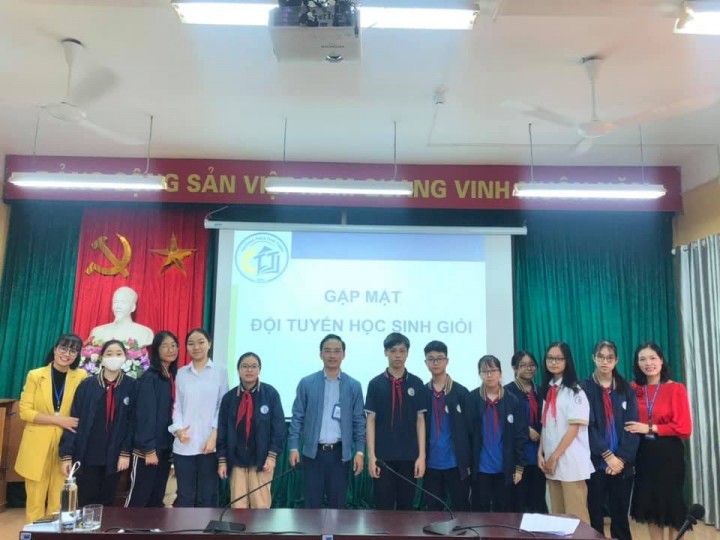 Gặp mặt đội tuyển học sinh giỏi cấp quận năm học 2020-2021