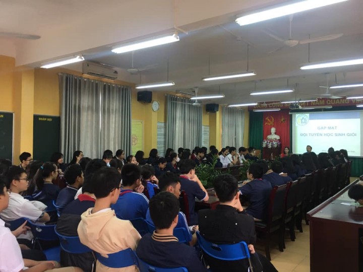 Gặp mặt đội tuyển học sinh giỏi cấp quận năm học 2020-2021