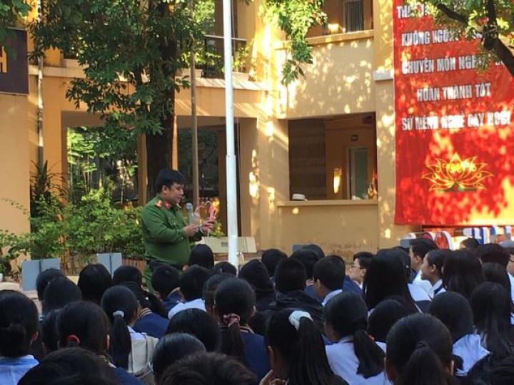 Hưởng ứng ngày pháp luật nước Cộng hoà xã hội chủ nghĩa Việt Nam
