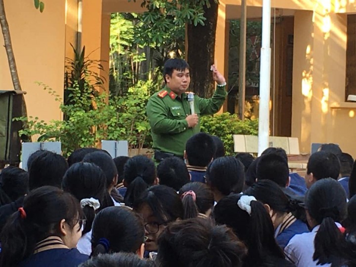 Hưởng ứng ngày pháp luật nước Cộng hoà xã hội chủ nghĩa Việt Nam