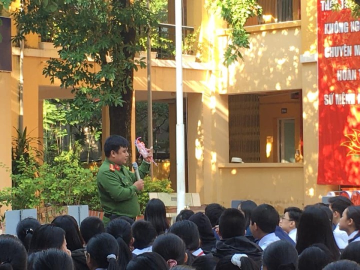 Hưởng ứng ngày pháp luật nước Cộng hoà xã hội chủ nghĩa Việt Nam