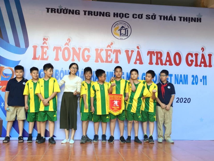 Lễ tổng kết và trao giải bóng đá chào mừng ngày Nhà giáo Việt Nam 20/11