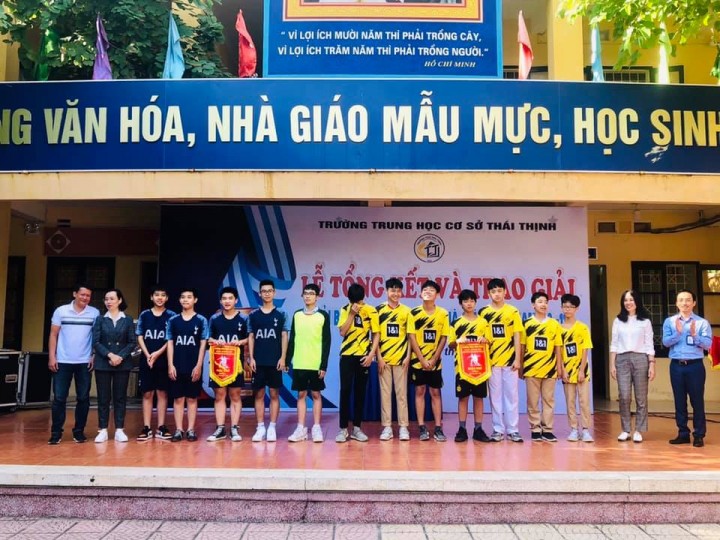 Lễ tổng kết và trao giải bóng đá chào mừng ngày Nhà giáo Việt Nam 20/11