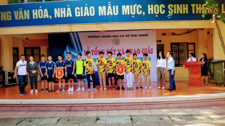 Lễ tổng kết và trao giải bóng đá chào mừng ngày Nhà giáo Việt Nam 20/11