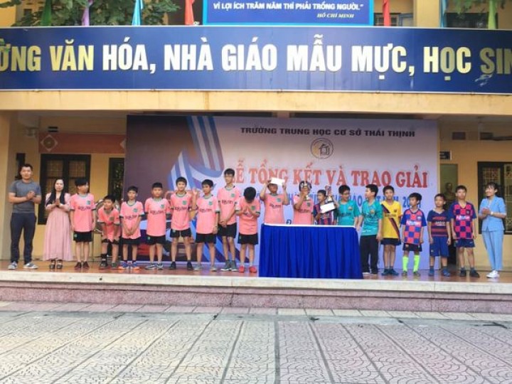 Lễ tổng kết và trao giải bóng đá chào mừng ngày Nhà giáo Việt Nam 20/11