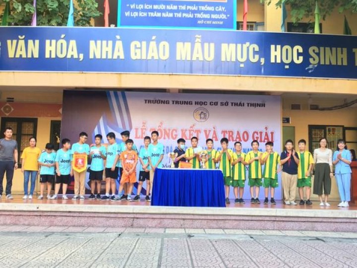 Lễ tổng kết và trao giải bóng đá chào mừng ngày Nhà giáo Việt Nam 20/11