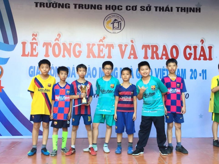 Lễ tổng kết và trao giải bóng đá chào mừng ngày Nhà giáo Việt Nam 20/11