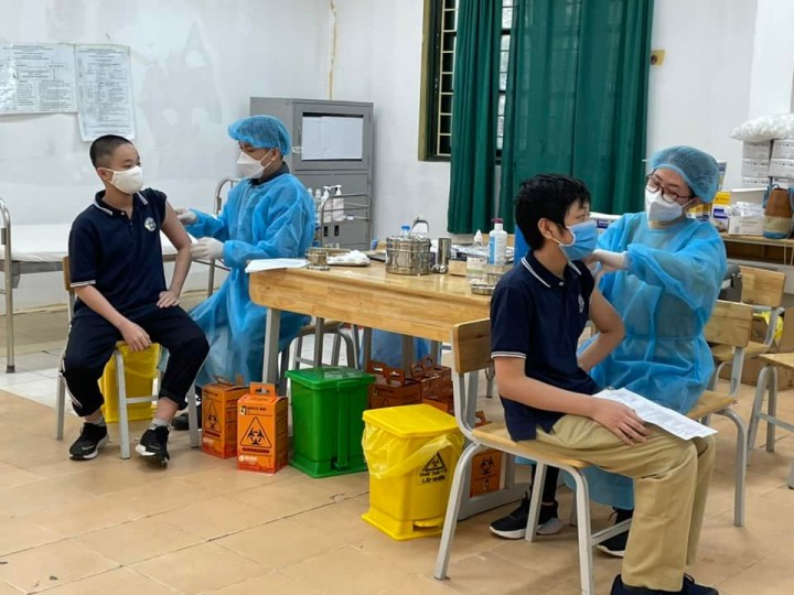 Tiêm Vắc xin khối 78