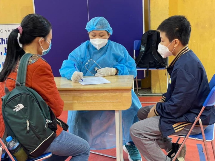 Tiêm Vắc xin khối 78