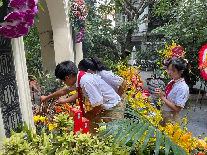 ĐỜI ĐỜI NHỚ ƠN CÁC ANH HÙNG LIỆT SĨ