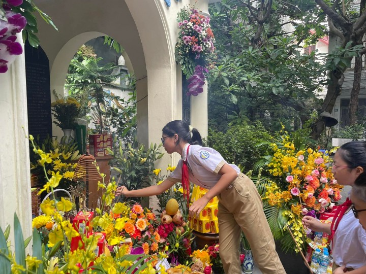 ĐỜI ĐỜI NHỚ ƠN CÁC ANH HÙNG LIỆT SĨ