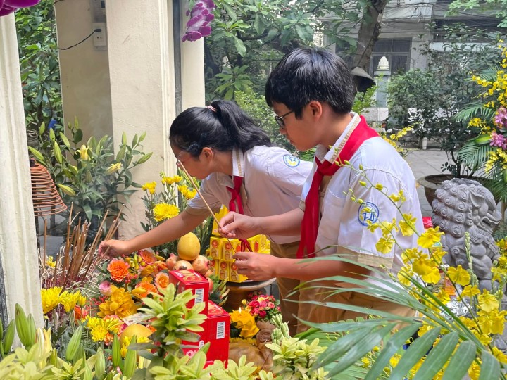 ĐỜI ĐỜI NHỚ ƠN CÁC ANH HÙNG LIỆT SĨ