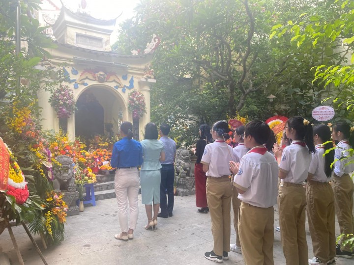ĐỜI ĐỜI NHỚ ƠN CÁC ANH HÙNG LIỆT SĨ