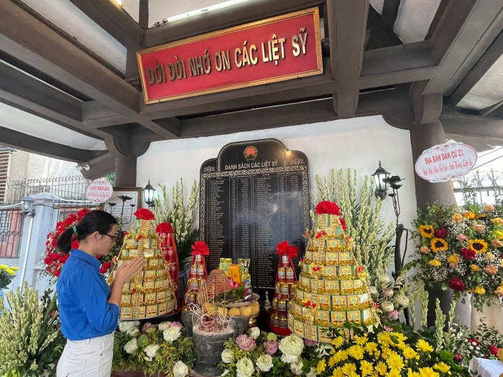 ĐỜI ĐỜI NHỚ ƠN CÁC ANH HÙNG LIỆT SĨ