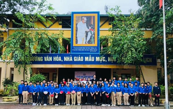 Lễ kết nạp Đoàn viên mới năm học 2020 - 2021