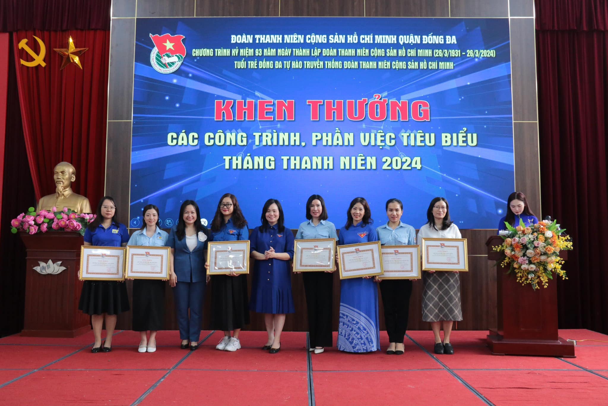 LIÊN ĐỘI TRƯỜNG THCS THÁI THỊNH NHẬN GIẤY KHEN CỦA BCH ĐOÀN TNCS HỒ CHÍ MINH QUẬN ĐỐNG ĐA