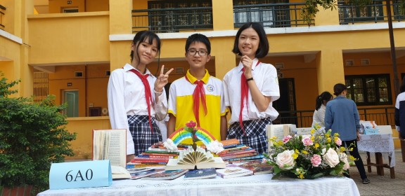 TƯNG BỪNG HỘI THI TRƯNG BÀY SÁCH NGHỆ THUẬT NĂM HỌC 2018 - 2019