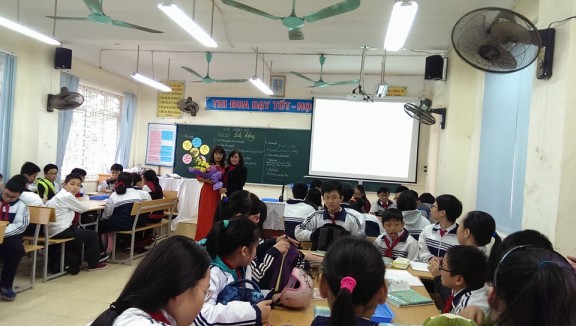 Cô giáo Hà Thị Thu Huyền tiếp tục dự thi giáo viên dạy giỏi môn Sinh học cấp Thành Phố