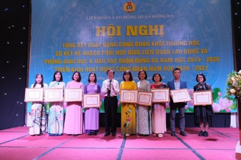 Chúc mừng Công đoàn trường và đ/c Chủ tịch công đoàn