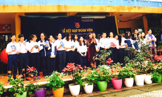 LỄ KẾT NẠP ĐOÀN VIÊN MỚI NĂM HỌC 2016 - 2017