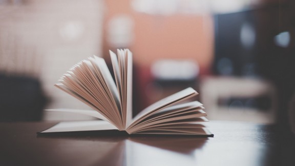Cuộc thi giới thiệu sách với chủ đề: LỜI THẦM THÌ TỪ TRANG SÁCH
