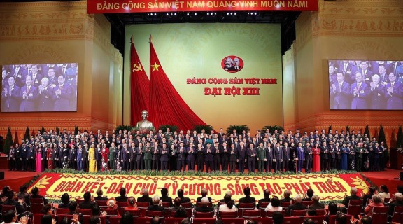 100% đại biểu đồng ý thông qua Nghị quyết Đại hội lần thứ XIII của Đảng.