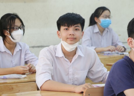 Đề thi Toán vào lớp 10 Hà Nội phù hợp thí sinh học trực tuyến kéo dài
