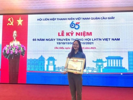 Chúc mừng em Võ Thị Hoàng An - Cựu Liên đội trưởng trường THCS Thái Thịnh đã được nhận giấy khen của Hội Liên hiệp thanh niên Quận Cầu Giấy dành cho tấm gương “Thanh niên sống đẹp”