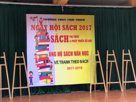 Lễ trao giải cuộc thi “Vẽ tranh theo sách” cấp trường và tổng kết hoạt động ủng hộ sách văn học cho thư viện nhà trường năm học 2017 - 2018