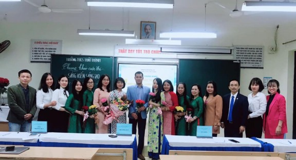Chung khảo Sáng kiến, sáng tạo trong dạy học trực tuyến của THCS Thái Thịnh.