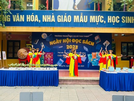 NGÀY HỘI ĐỌC SÁCH VÀ CUỘC THI THIẾT KẾ POSTER/TRANH VẼ CHÀO MỪNG NGÀY 8/3