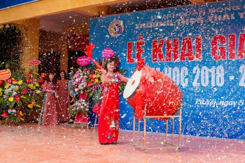 TƯNG BỪNG LỄ KHAI GIẢNG NĂM HỌC 2018 - 2019