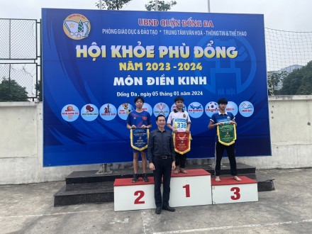2 HUY CHƯƠNG BẠC MÔN ĐIỀN KINH
