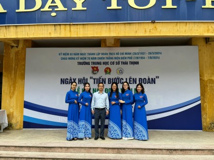 NGÀY HỘI “TIẾN BƯỚC LÊN ĐOÀN” - LỄ KẾT NẠP ĐOÀN VIÊN MỚI