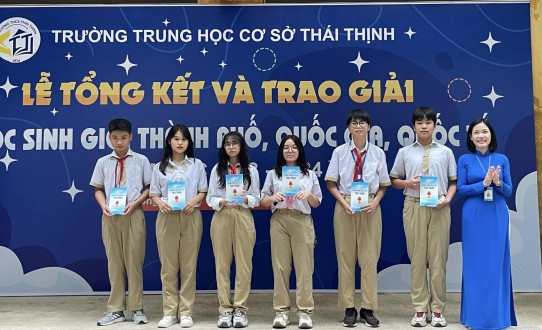 VINH DANH GIÁO VIÊN LÃNH ĐỘI VÀ HỌC SINH ĐẠT GIẢI KHOA HỌC KỸ THUẬT CẤP QUẬN
