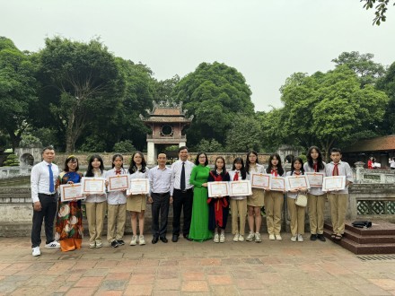 THẦY TRÒ TRƯỜNG THCS THÁI THỊNH VINH DỰ THAM GIA LỄ BÁO CÔNG NĂM HỌC 2023-2024