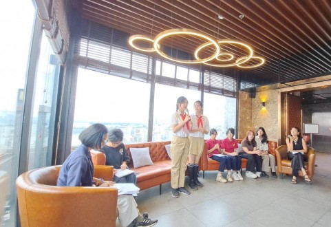 CLB Phóng viên nhỏ tham gia chia sẻ tại sự kiện của tổ chức môi trường Live & Learn Việt Nam với các cán bộ Sở Giáo dục, tỉnh Quảng Nam