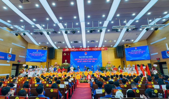 Thiếu nhi trường THCS Thái Thịnh rạng rỡ chúc mừng thành công Đại hội Đại biểu Đoàn TNCS Hồ Chí Minh phường Đống Đa