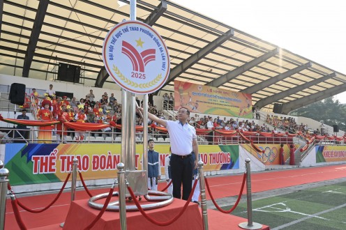 HỌC SINH TRƯỜNG THCS THÁI THỊNH THAM GIA KHAI MẠC ĐẠI HỘI THỂ DỤC THỂ THAO PHƯỜNG ĐỐNG ĐA LẦN THỨ I – NĂM 2025