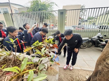 LỚP 7A02 – CHUNG TAY BẢO VỆ MÔI TRƯỜNG XANH