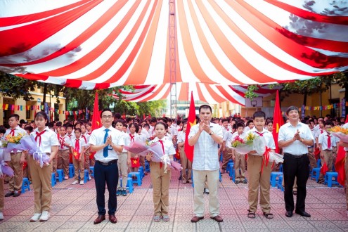 TƯNG BỪNG LỄ KHAI GIẢNG NĂM HỌC 2019 - 2020