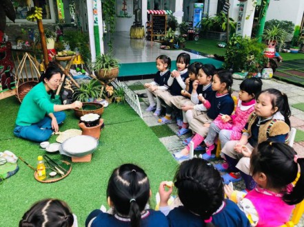 Mang hương vị Tết cho con trẻ