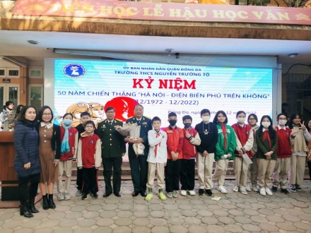 Giáo dục tinh thần yêu nước từ chiến thắng 'Hà Nội - Điện Biên Phủ trên không'