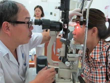 Phòng và chữa bệnh đau mắt đỏ đúng cách