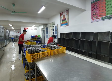 Hà Nội: Tất bật vệ sinh, khử khuẩn trường, lớp